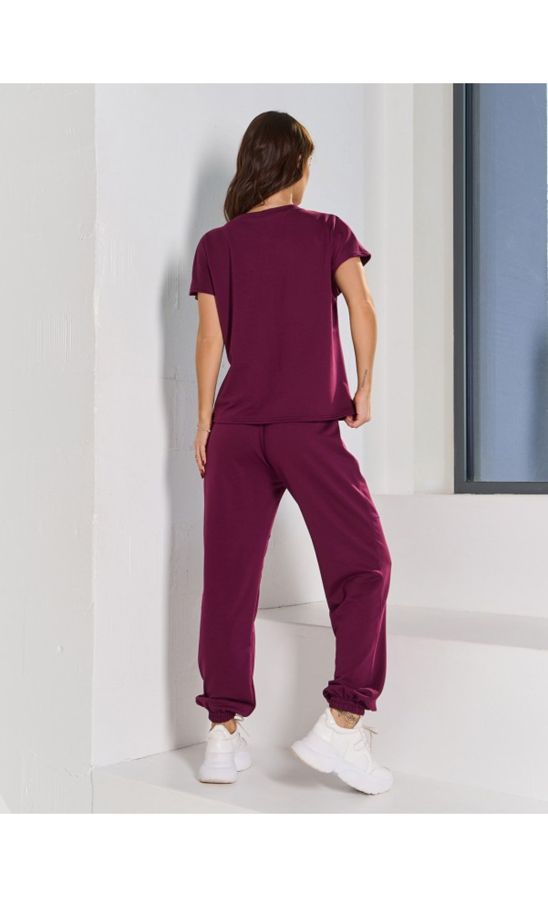 Жіночі спортивні костюми Issp