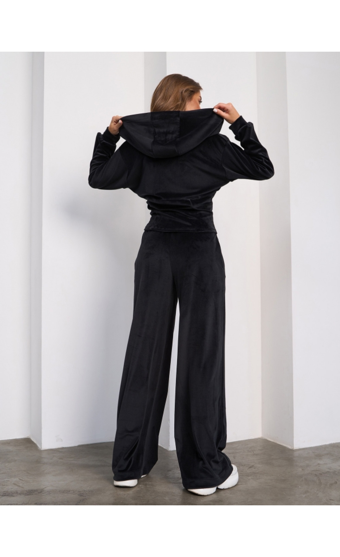 Жіночі спортивні костюми Issp