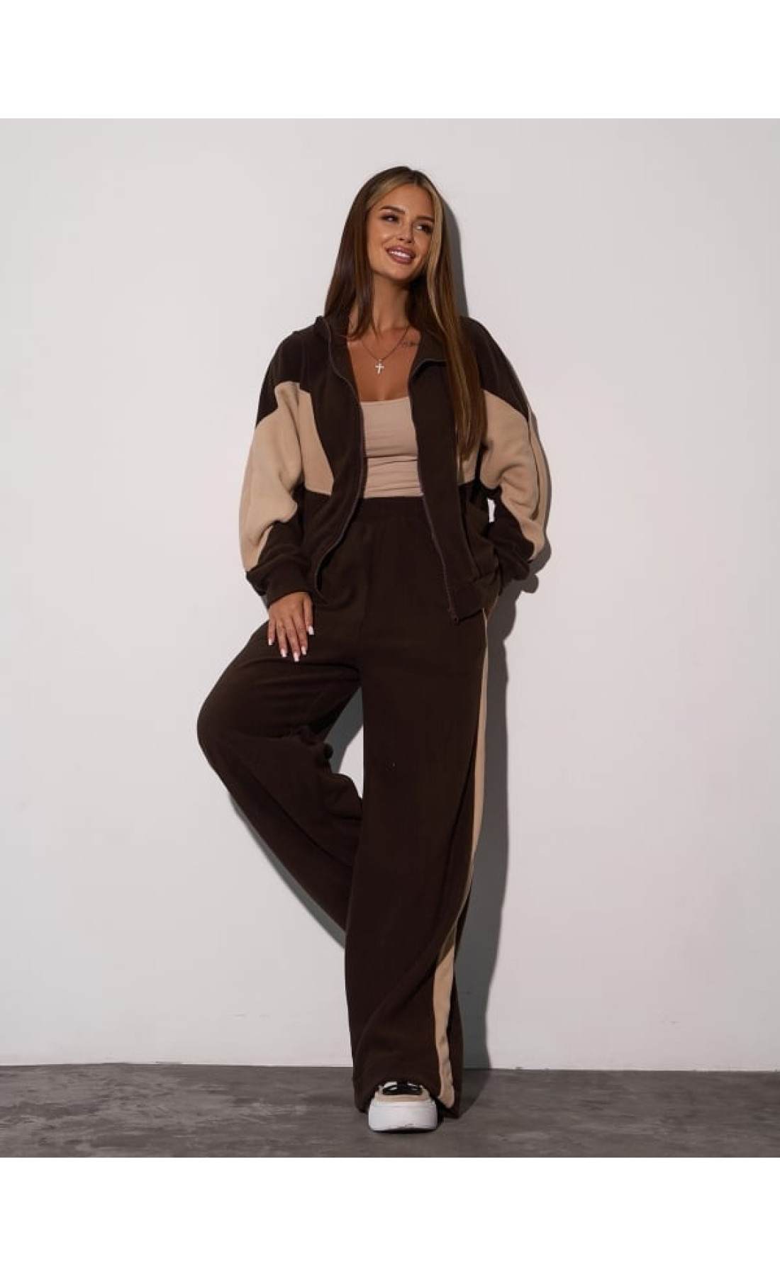 Жіночі спортивні костюми Issp