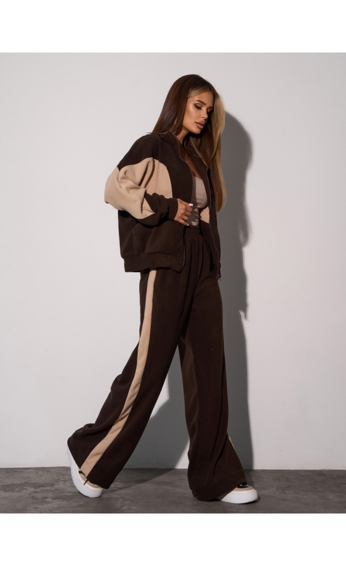 Жіночі спортивні костюми Issp