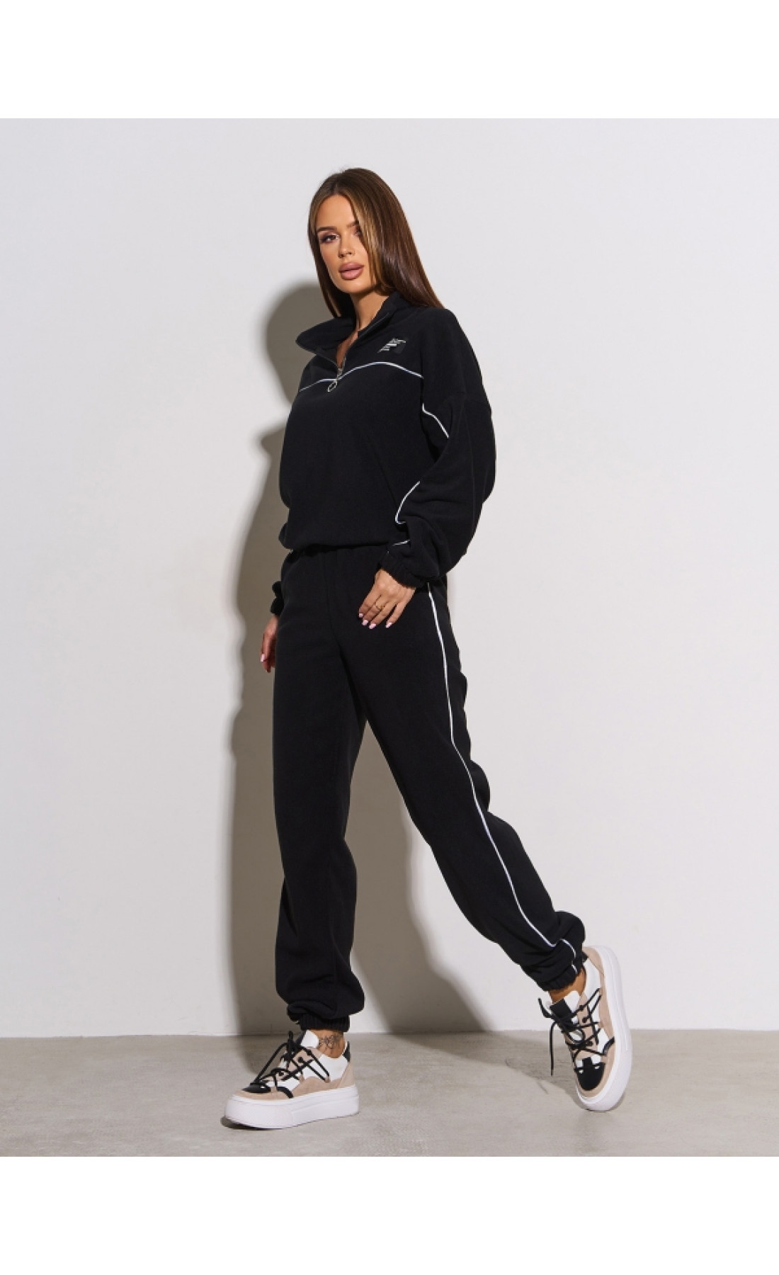 Жіночі спортивні костюми Issp