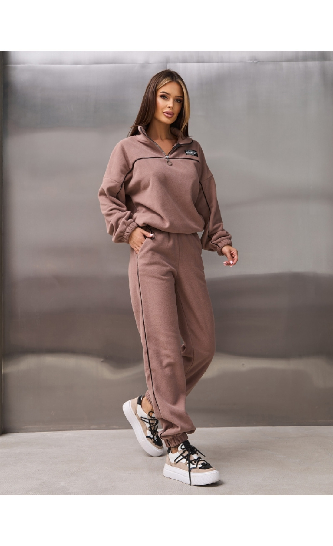 Жіночі спортивні костюми Issp