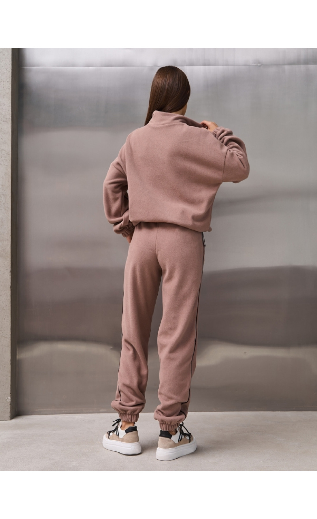 Жіночі спортивні костюми Issp