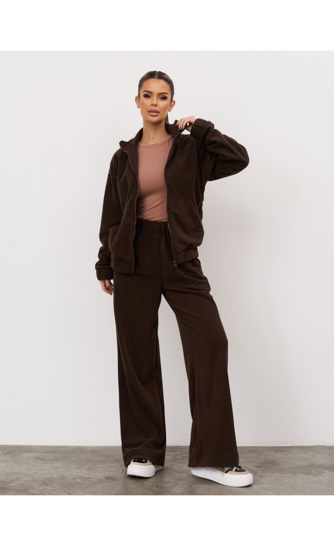 Жіночі спортивні костюми Issp