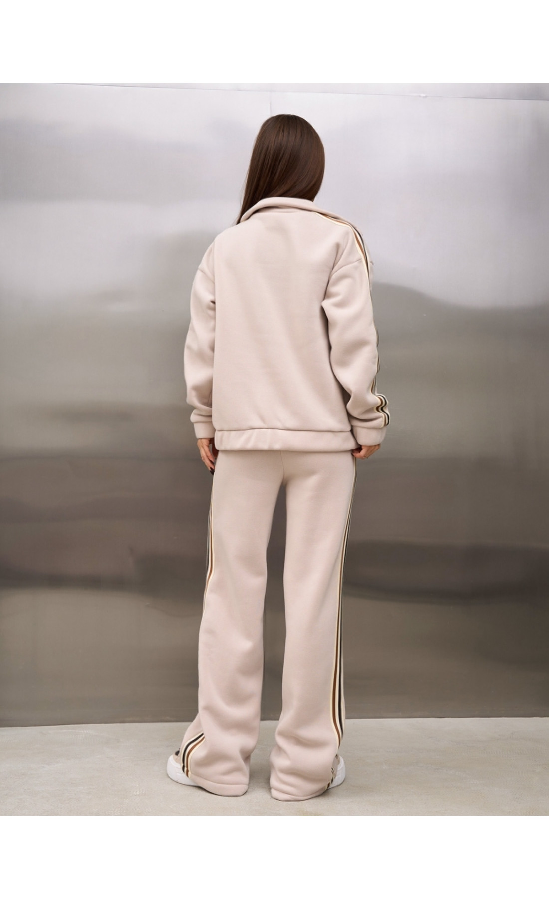 Жіночі спортивні костюми Issp