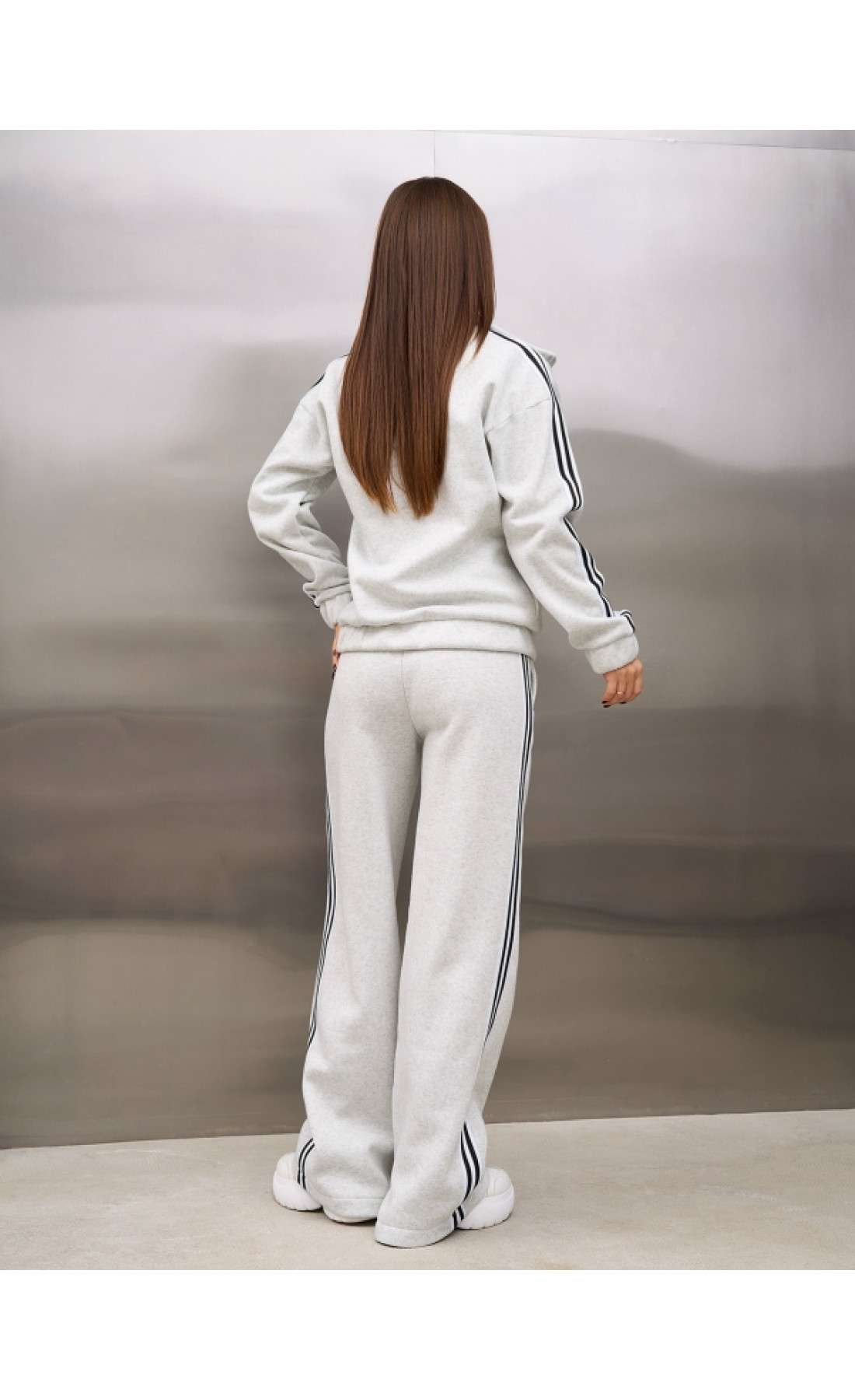 Жіночі спортивні костюми Issp