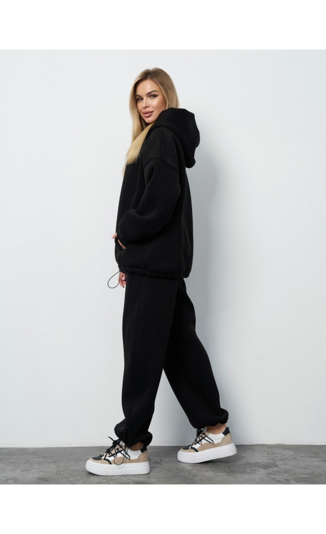 Жіночі спортивні костюми Issp