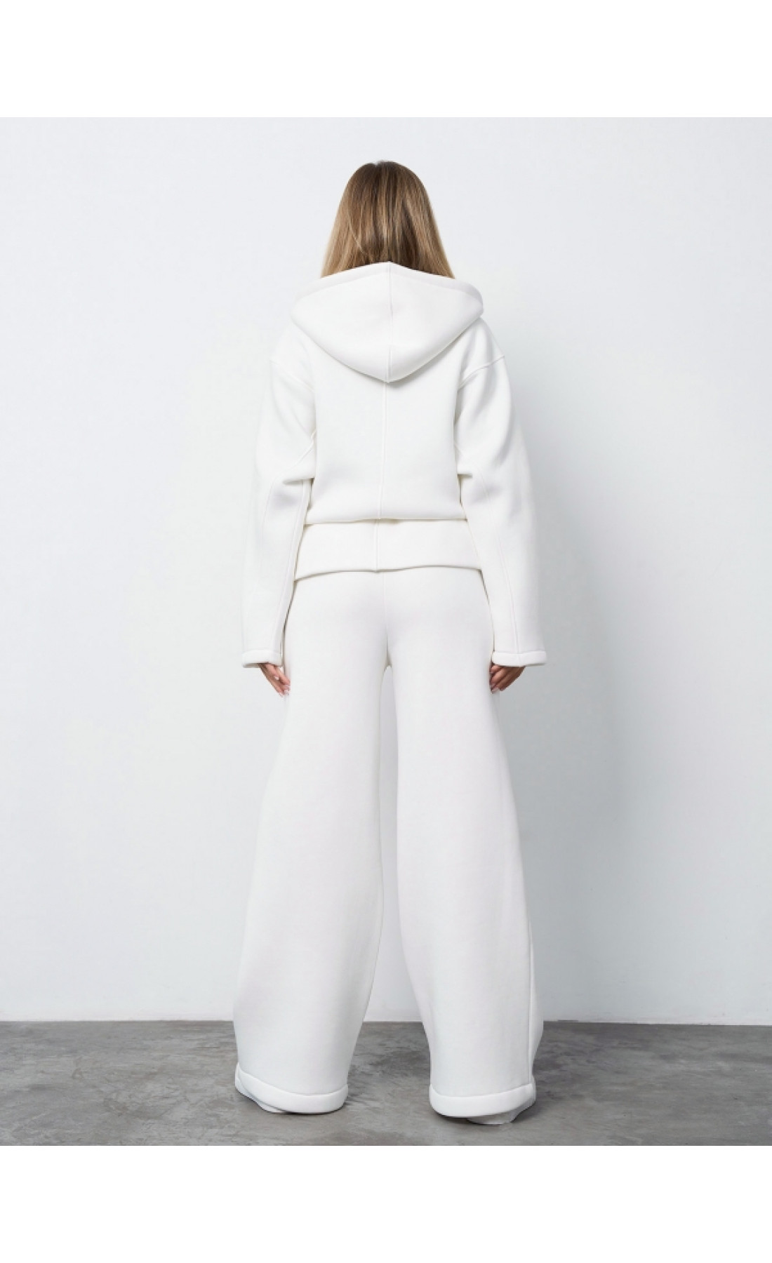 Жіночі спортивні костюми Issp