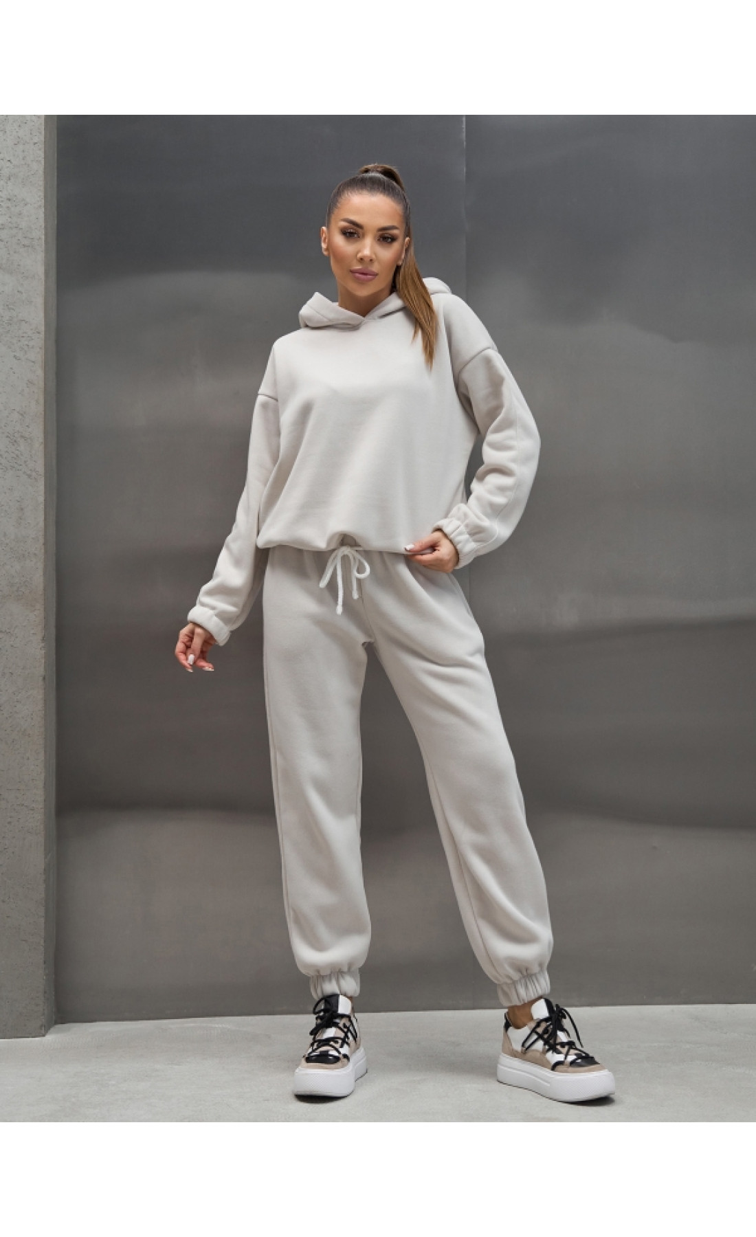 Жіночі спортивні костюми Issp