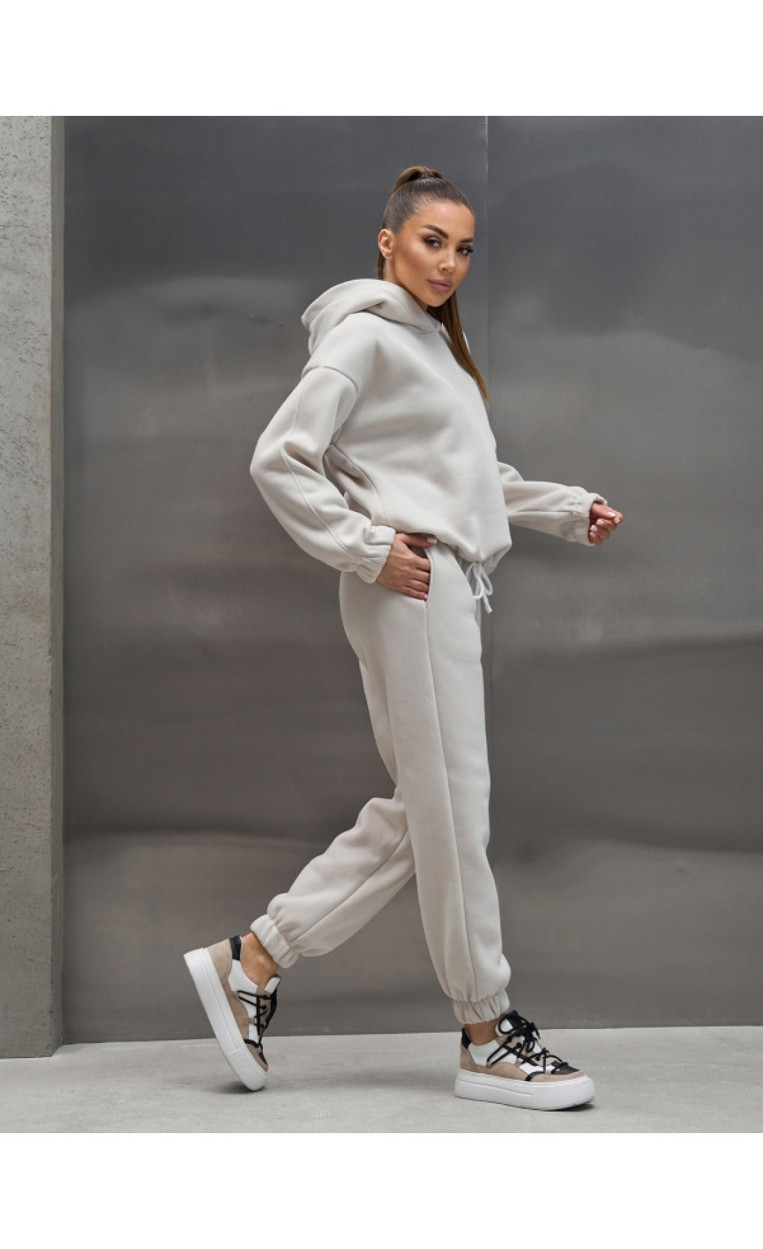 Жіночі спортивні костюми Issp