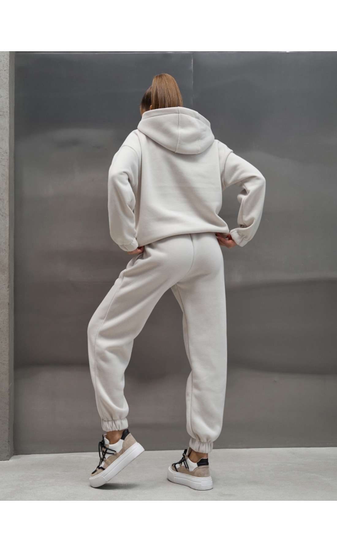 Жіночі спортивні костюми Issp