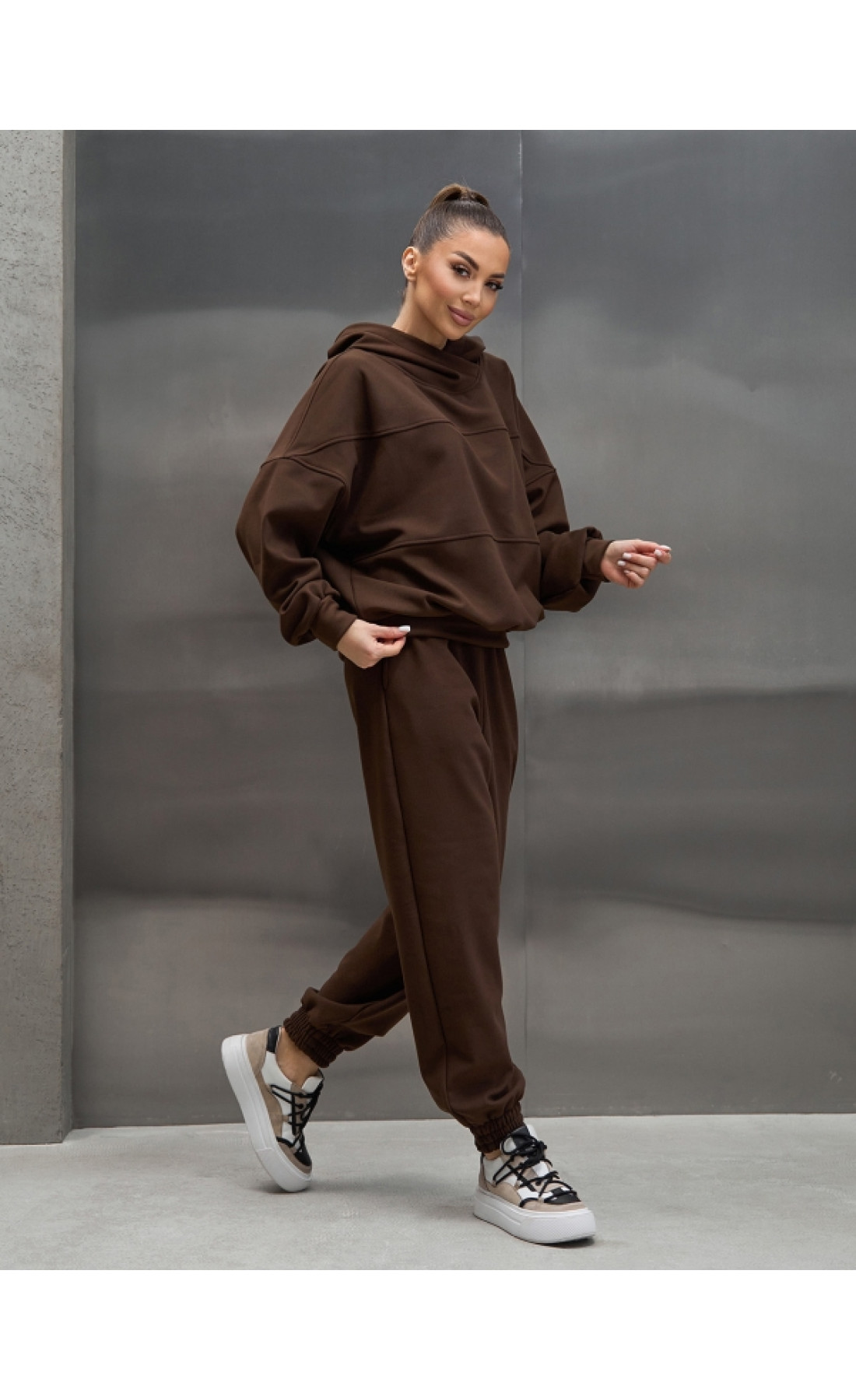 Жіночі спортивні костюми Issp