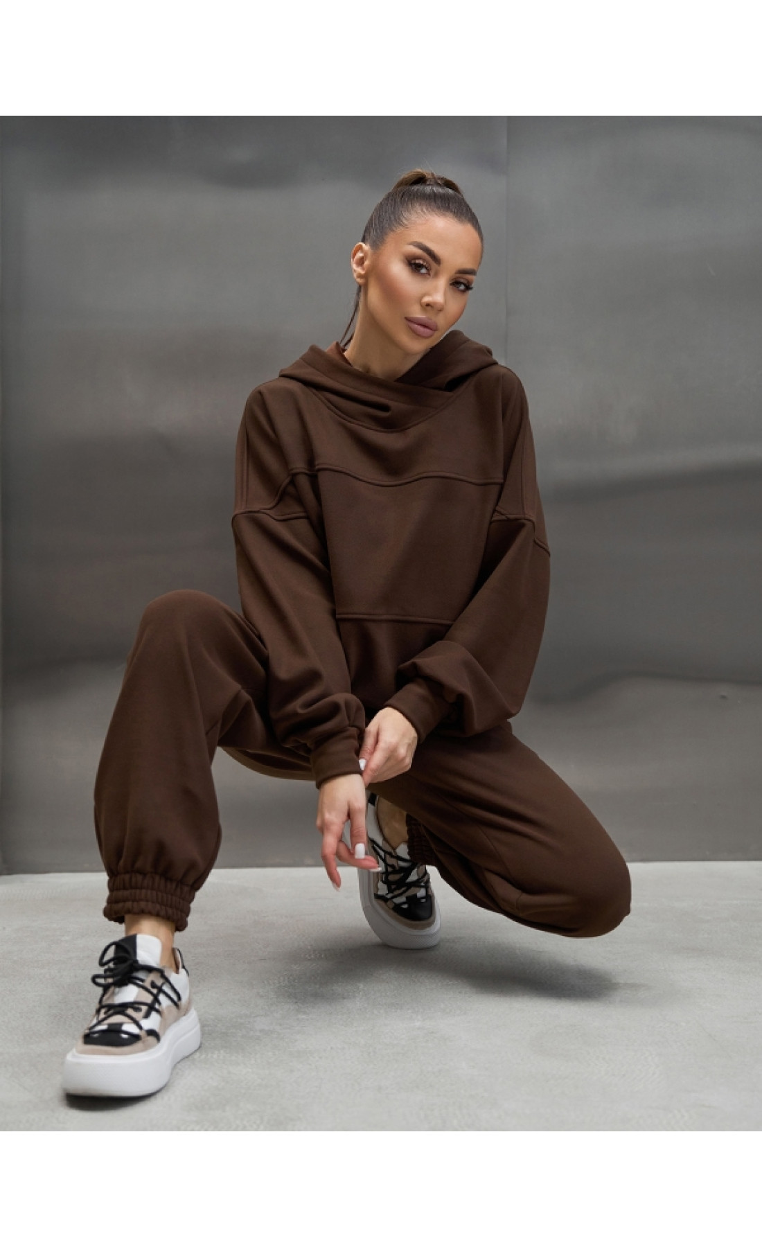 Жіночі спортивні костюми Issp