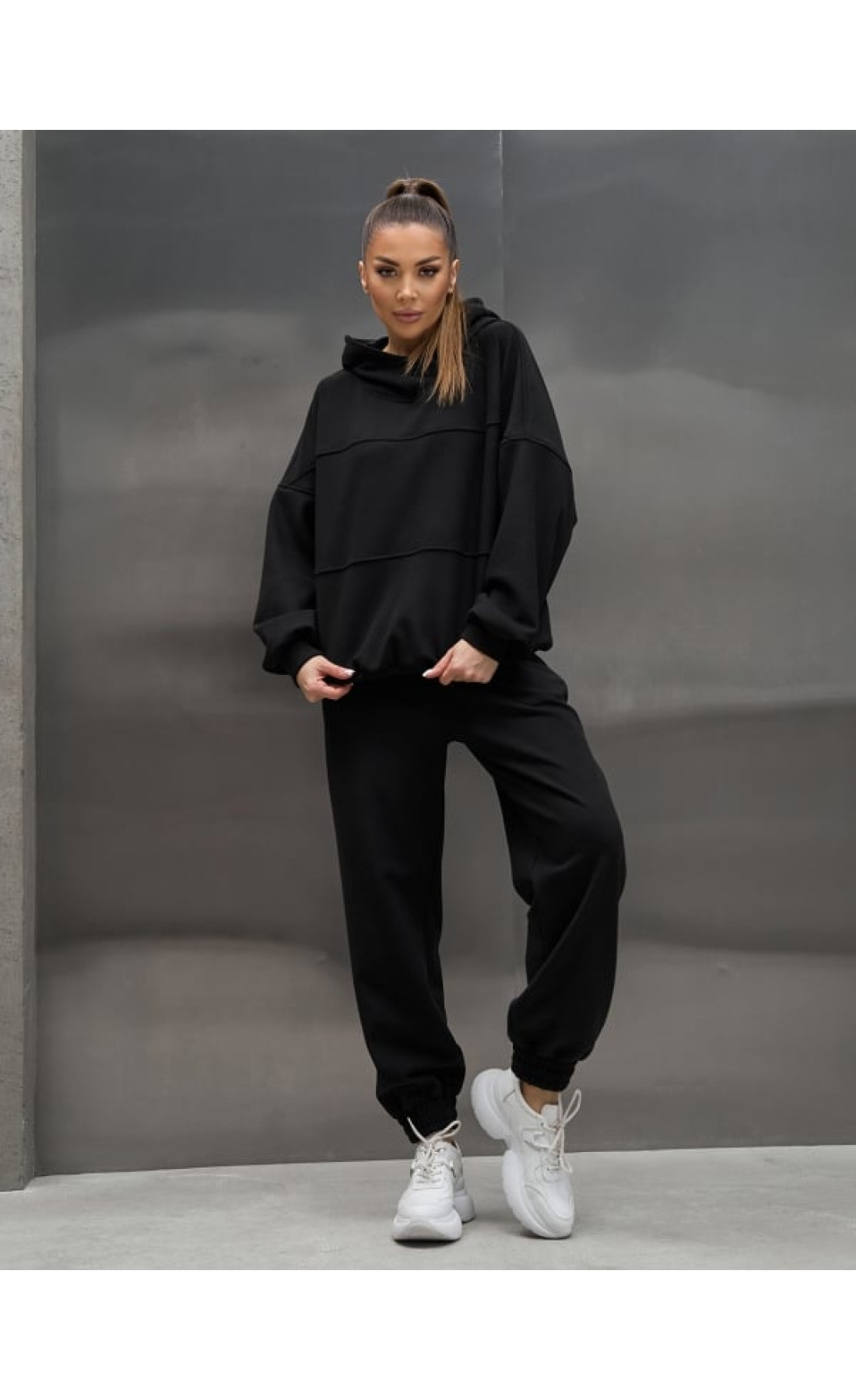 Жіночі спортивні костюми Issp