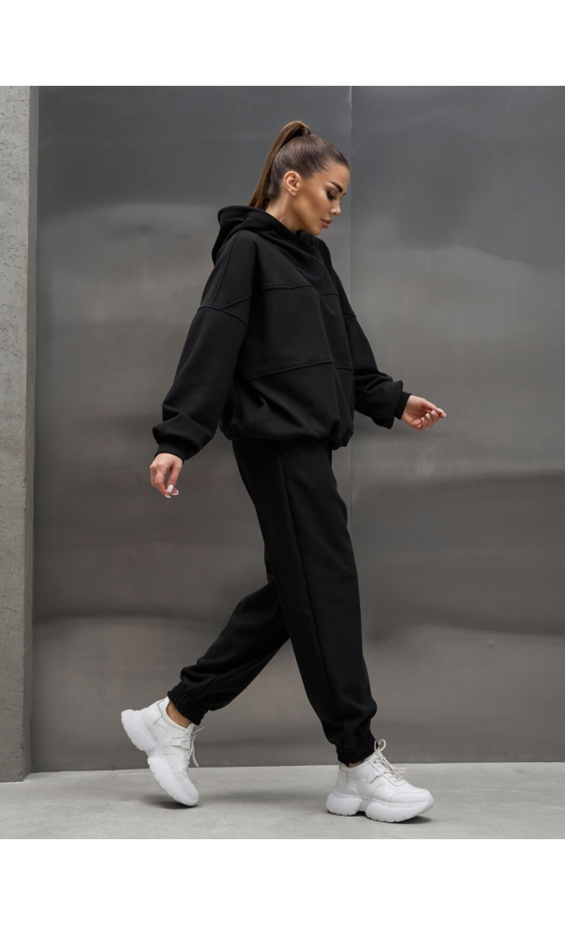 Жіночі спортивні костюми Issp