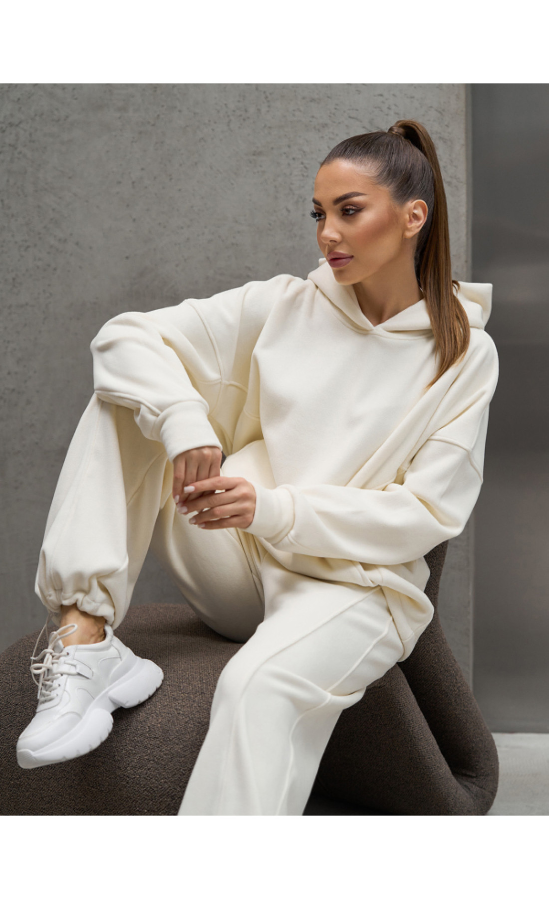 Жіночі спортивні костюми Issp