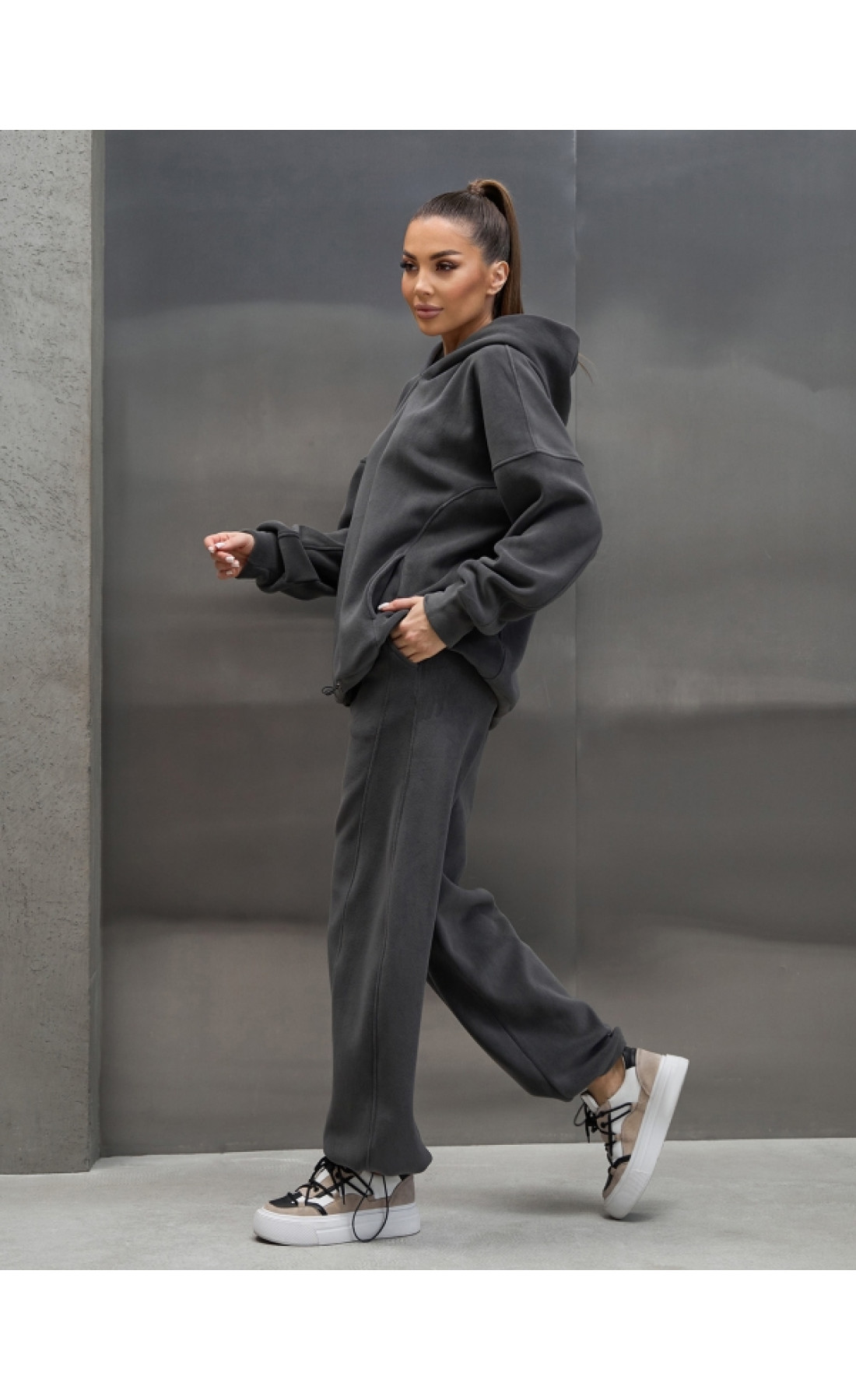 Жіночі спортивні костюми Issp