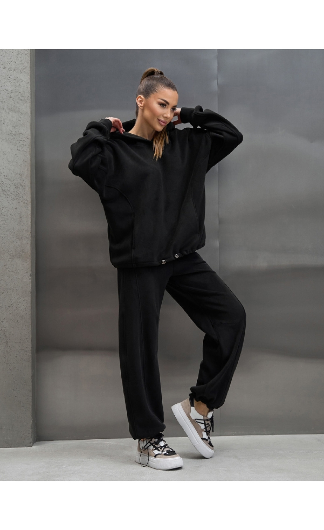 Жіночі спортивні костюми Issp