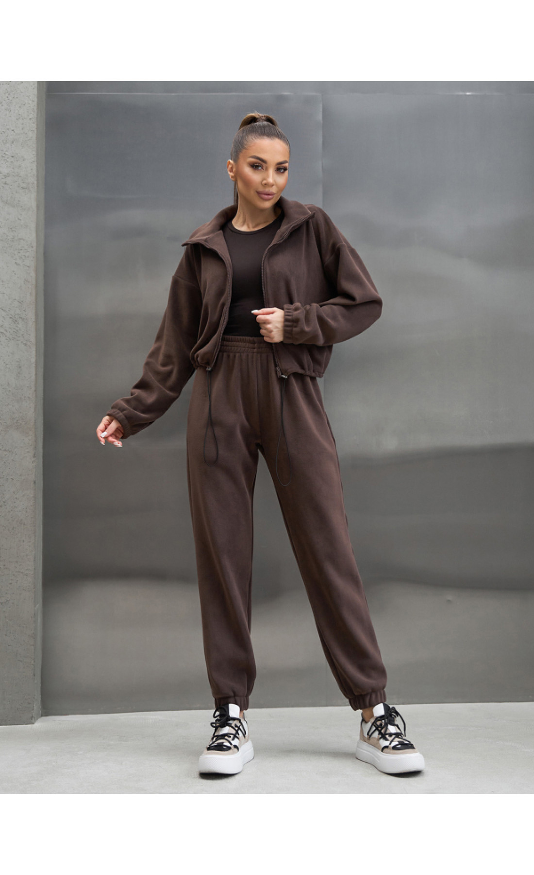 Жіночі спортивні костюми Issp