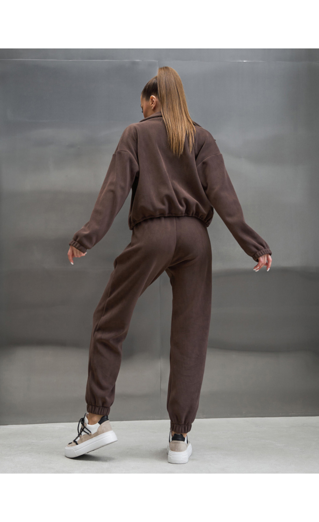 Жіночі спортивні костюми Issp