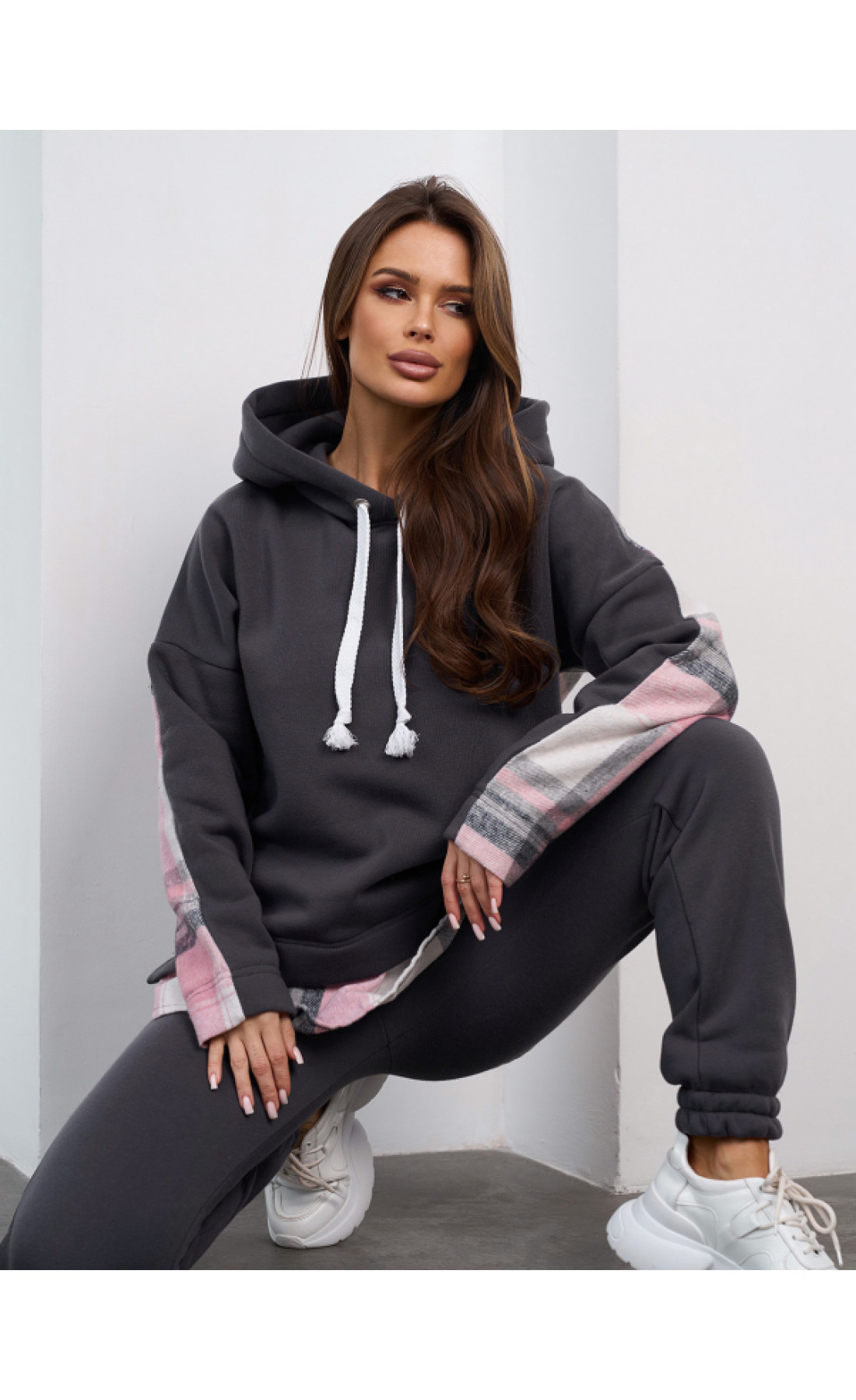 Жіночі спортивні костюми Issp