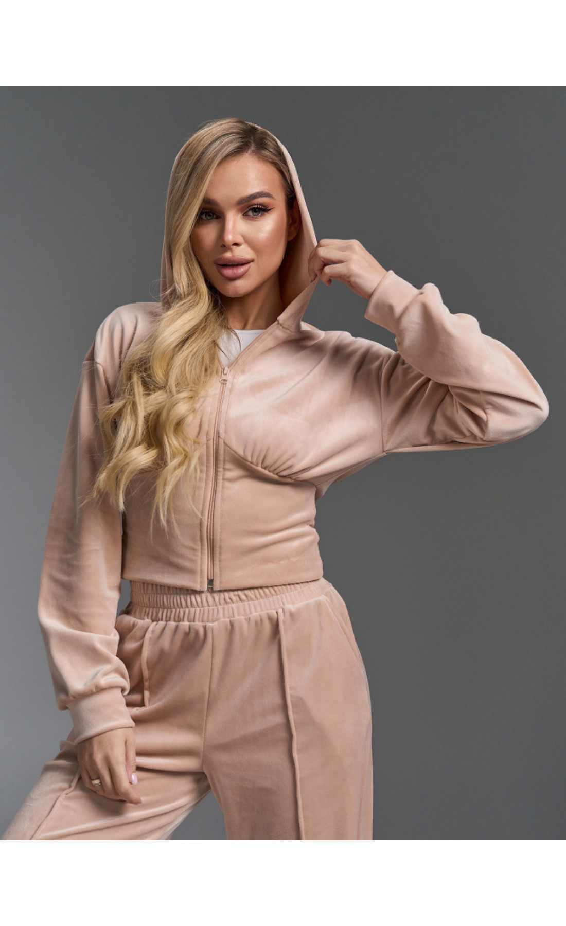 Жіночі спортивні костюми Issp