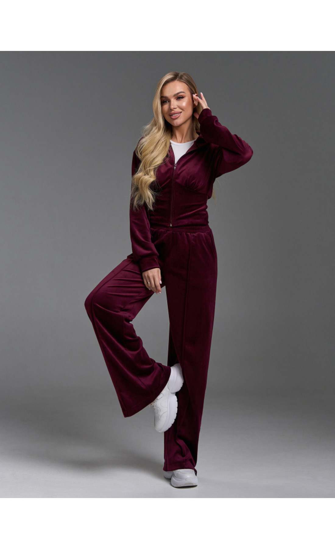 Жіночі спортивні костюми Issp