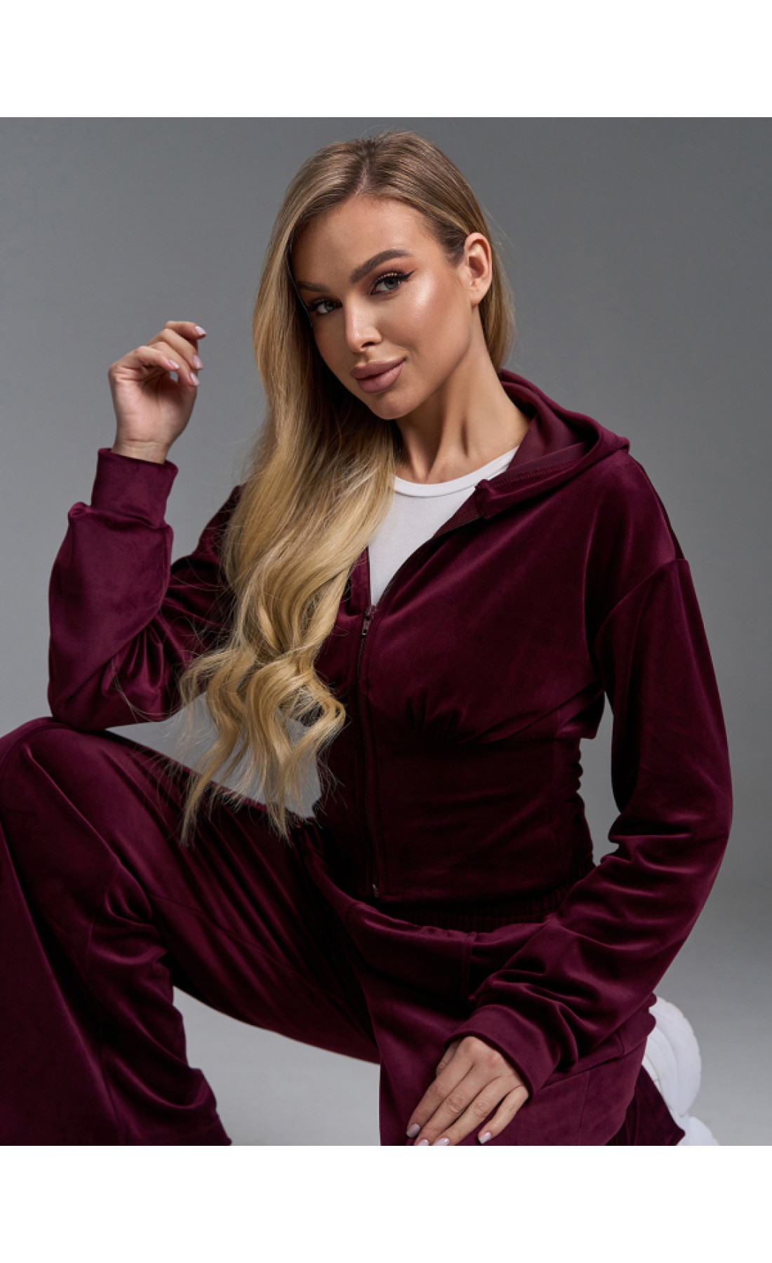 Жіночі спортивні костюми Issp