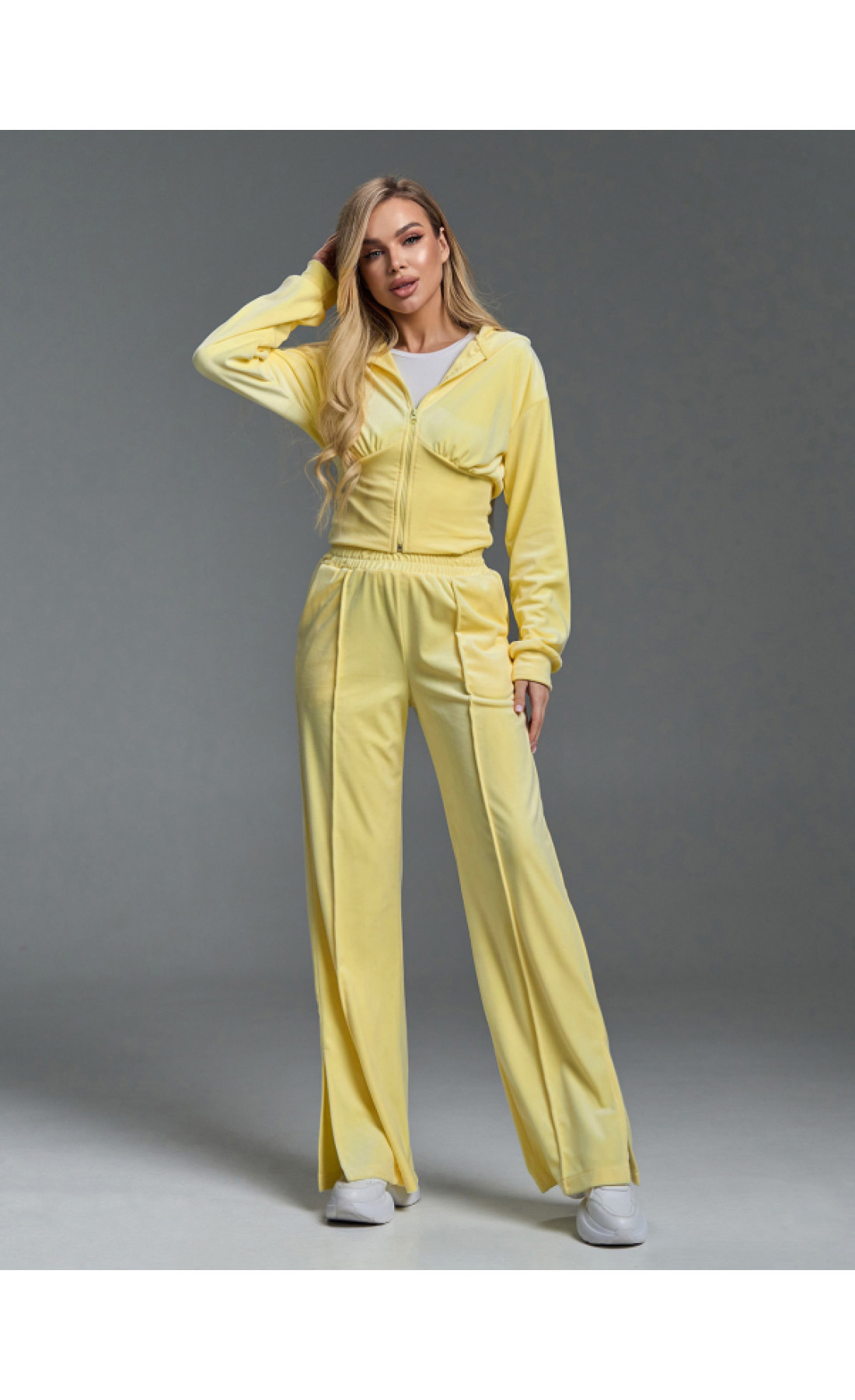 Жіночі спортивні костюми Issp