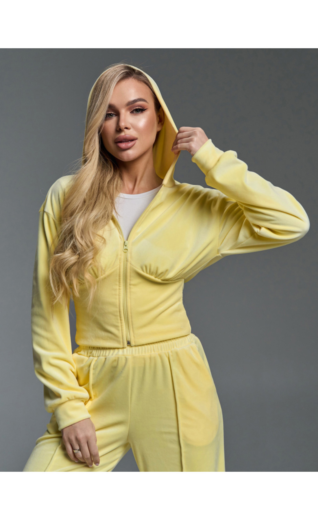 Жіночі спортивні костюми Issp