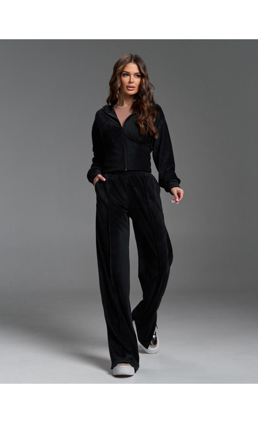 Жіночі спортивні костюми Issp