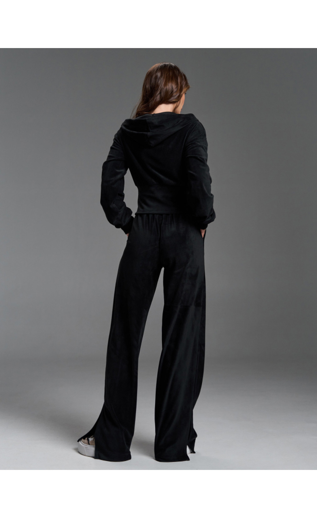 Жіночі спортивні костюми Issp