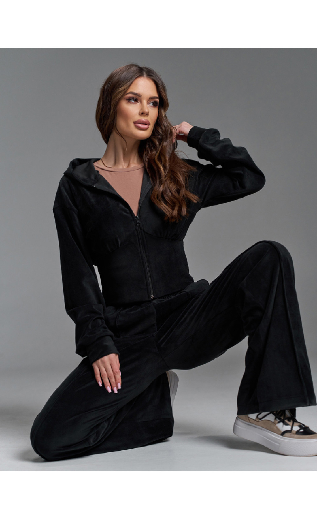 Жіночі спортивні костюми Issp