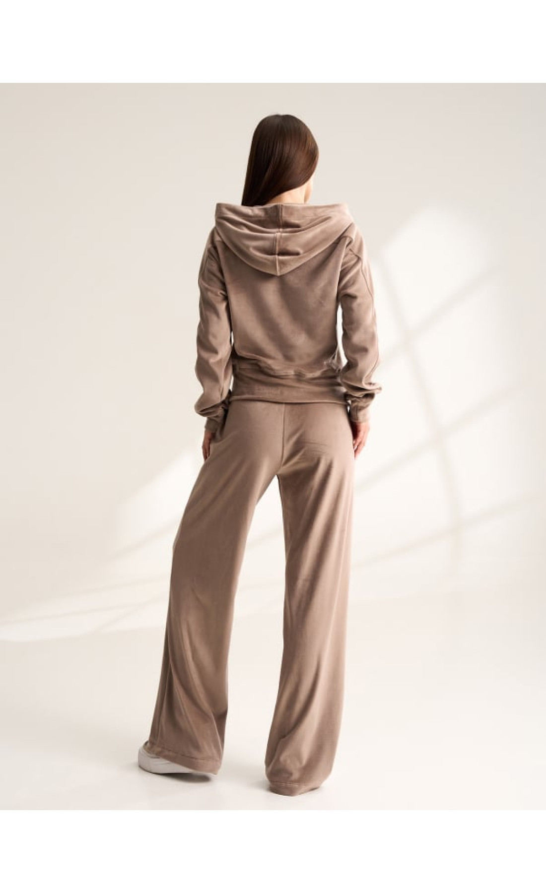 Жіночі спортивні костюми Issp