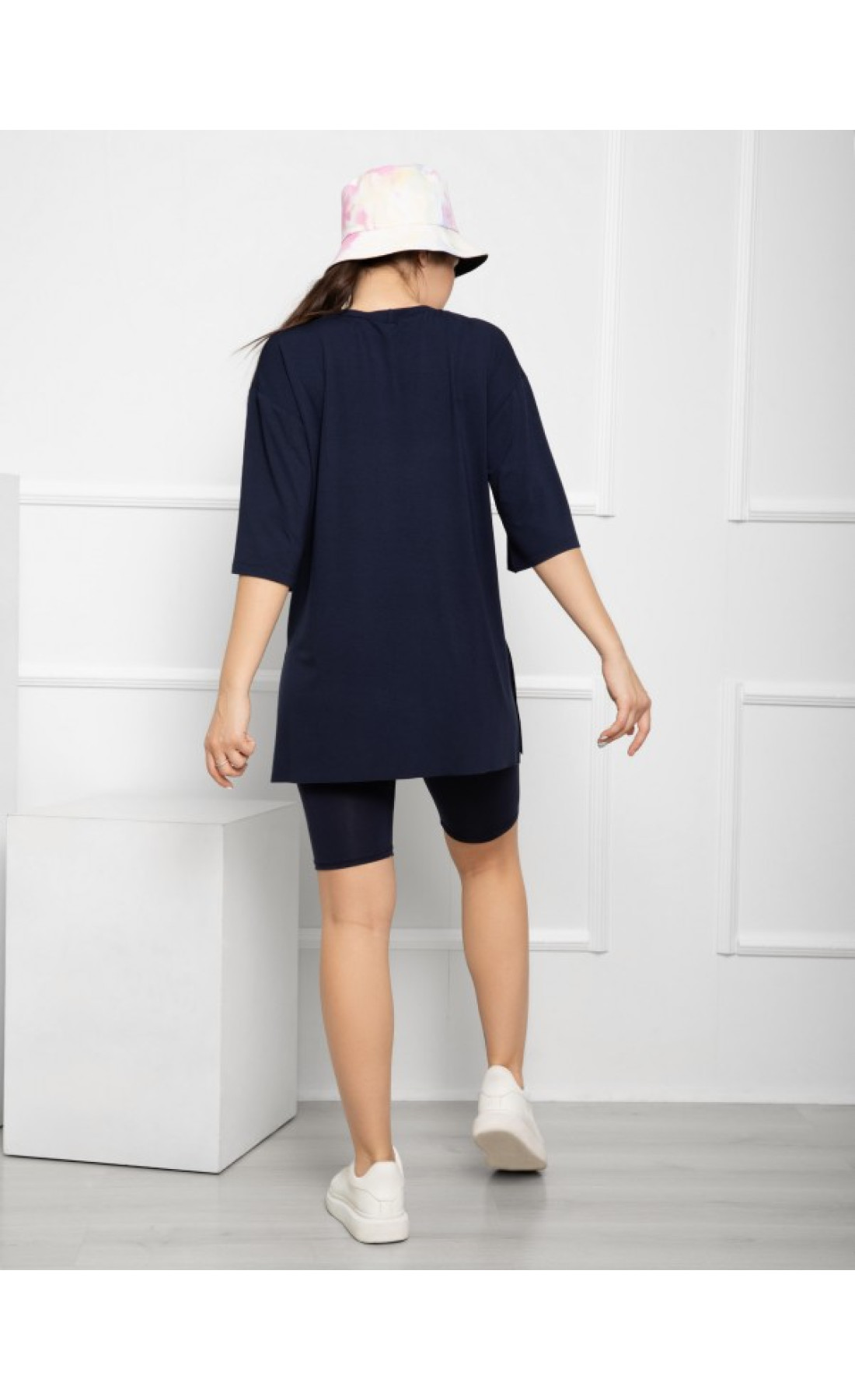 Жіноча футболка Issp