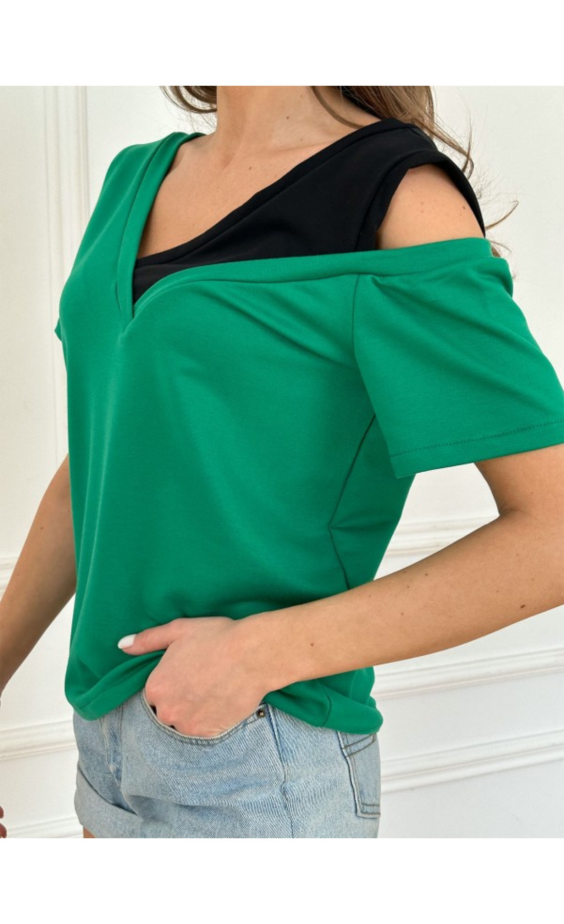 Жіноча футболка Issp