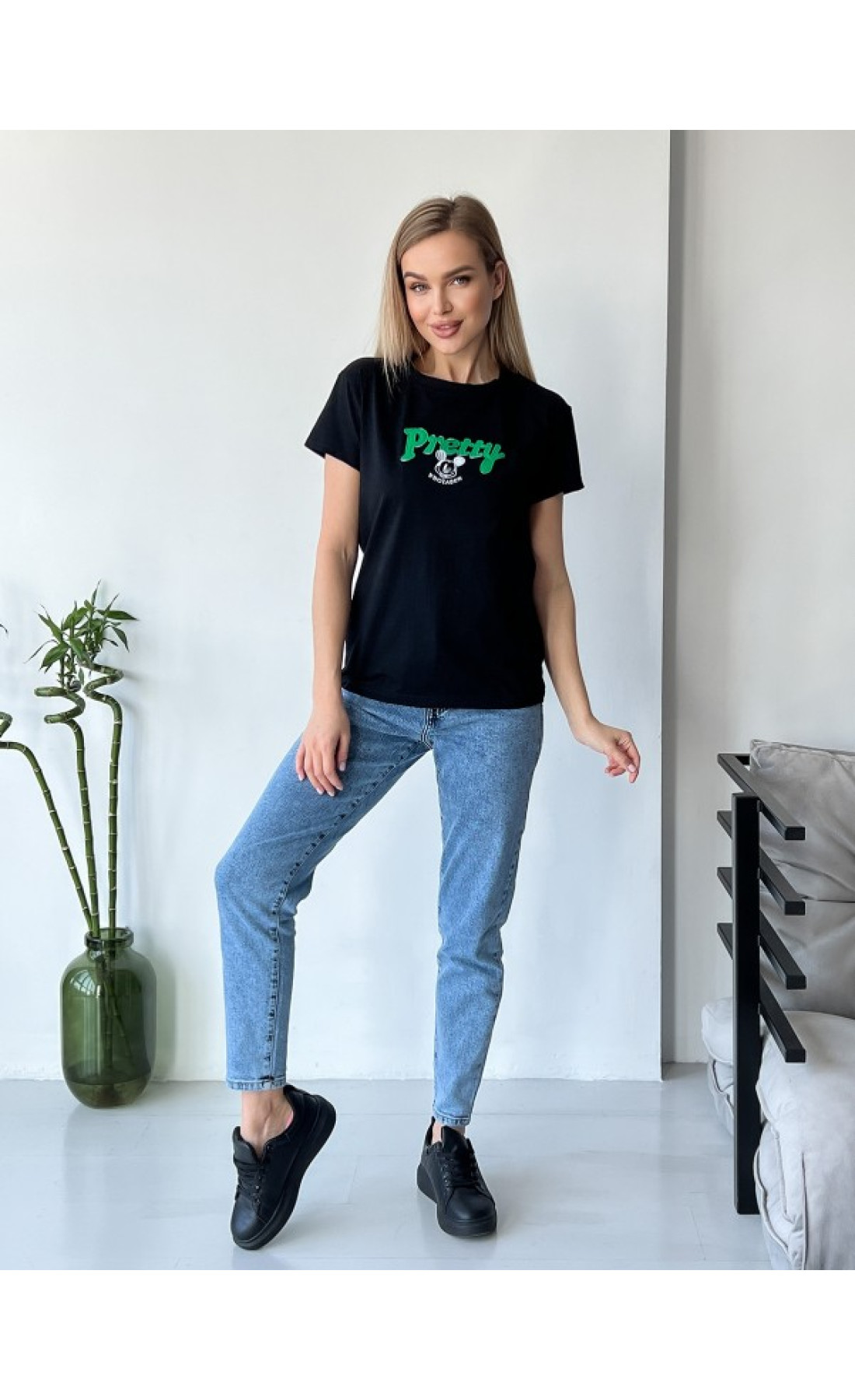 Жіноча футболка Issp