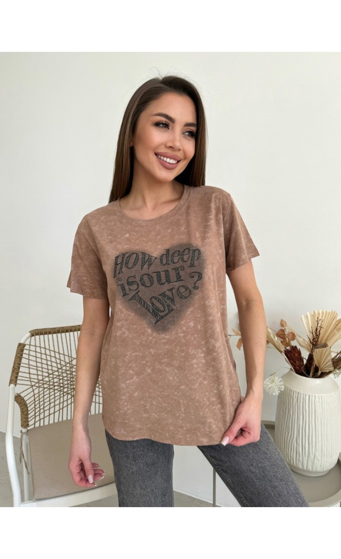 Жіноча футболка Issp