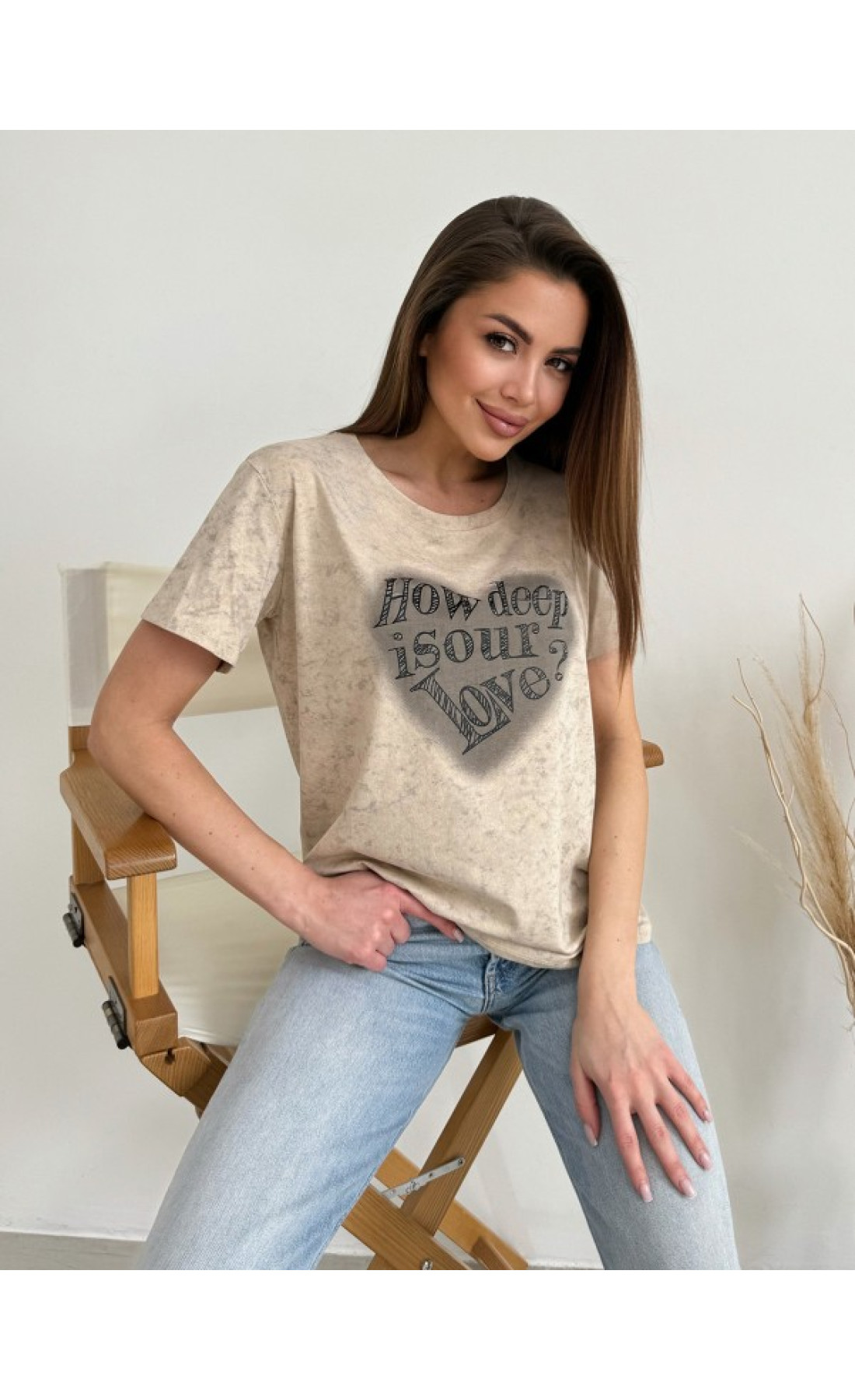 Жіноча футболка Issp