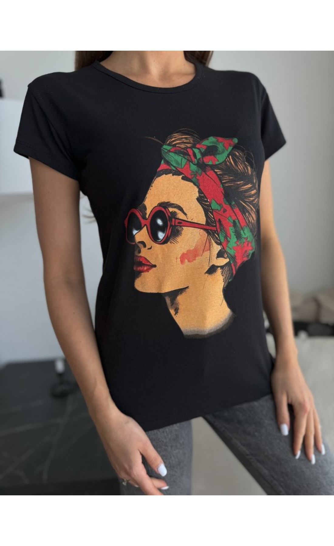 Жіноча футболка Issp