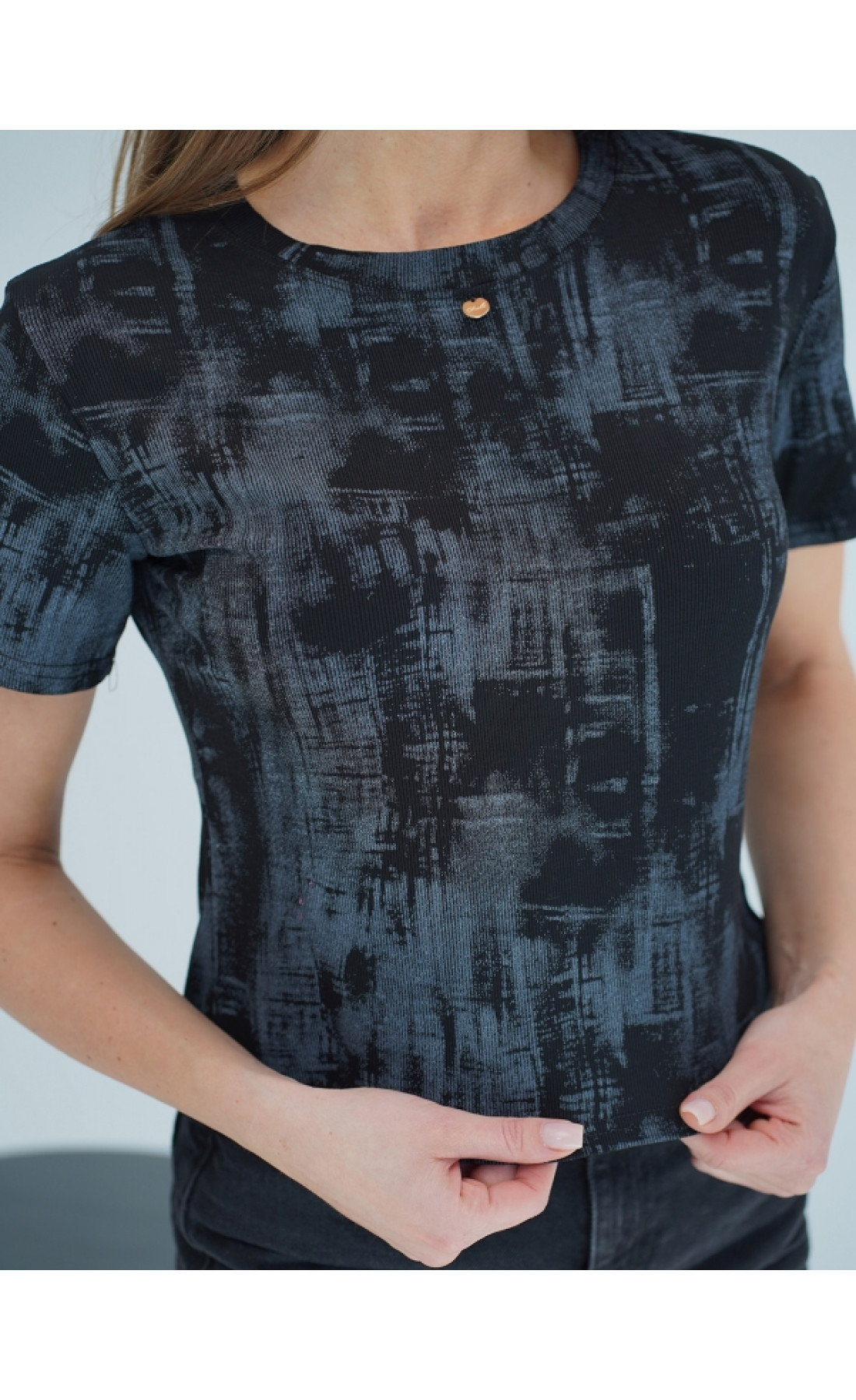 Жіноча футболка Issp