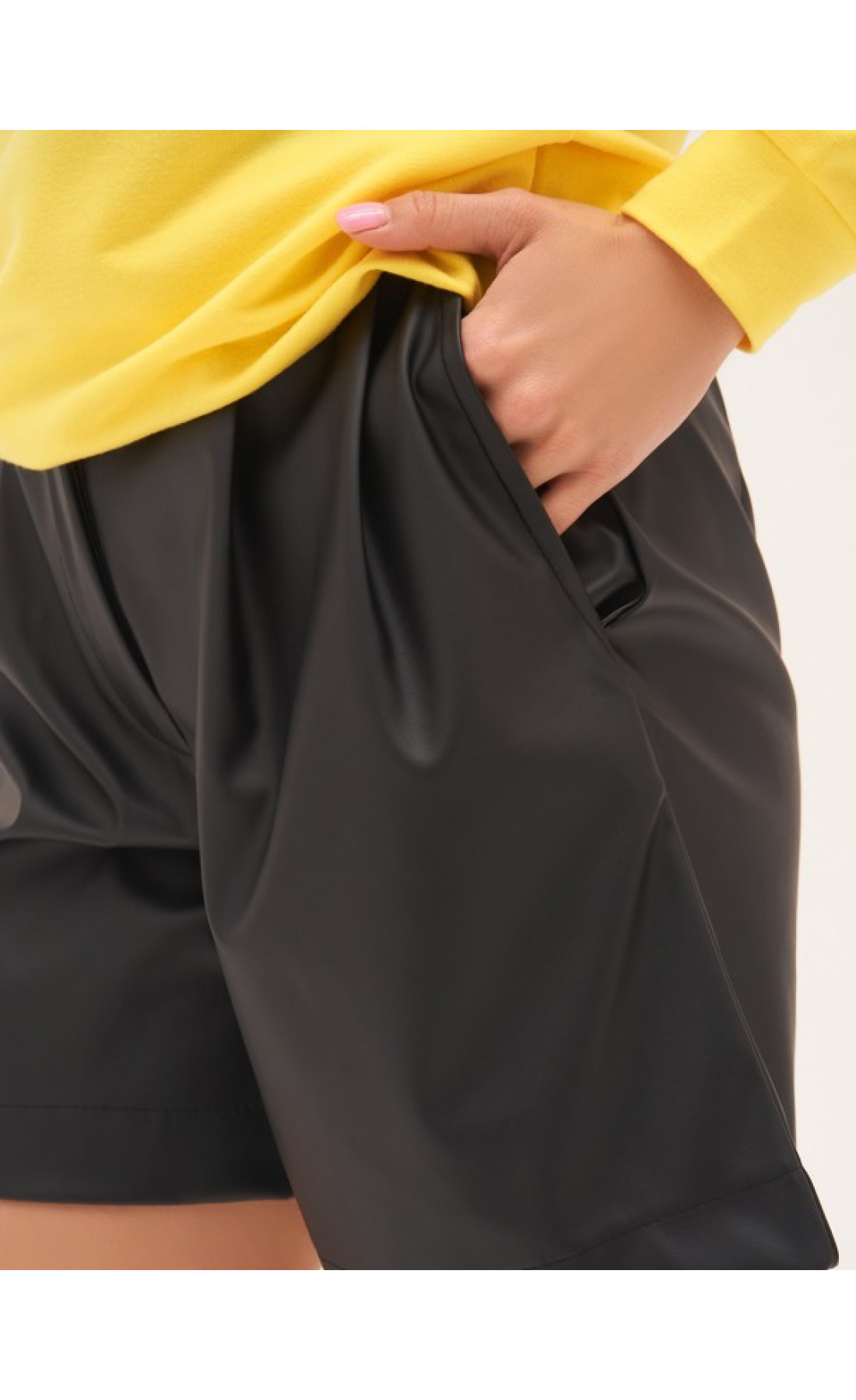 Жіночі шорти Issp