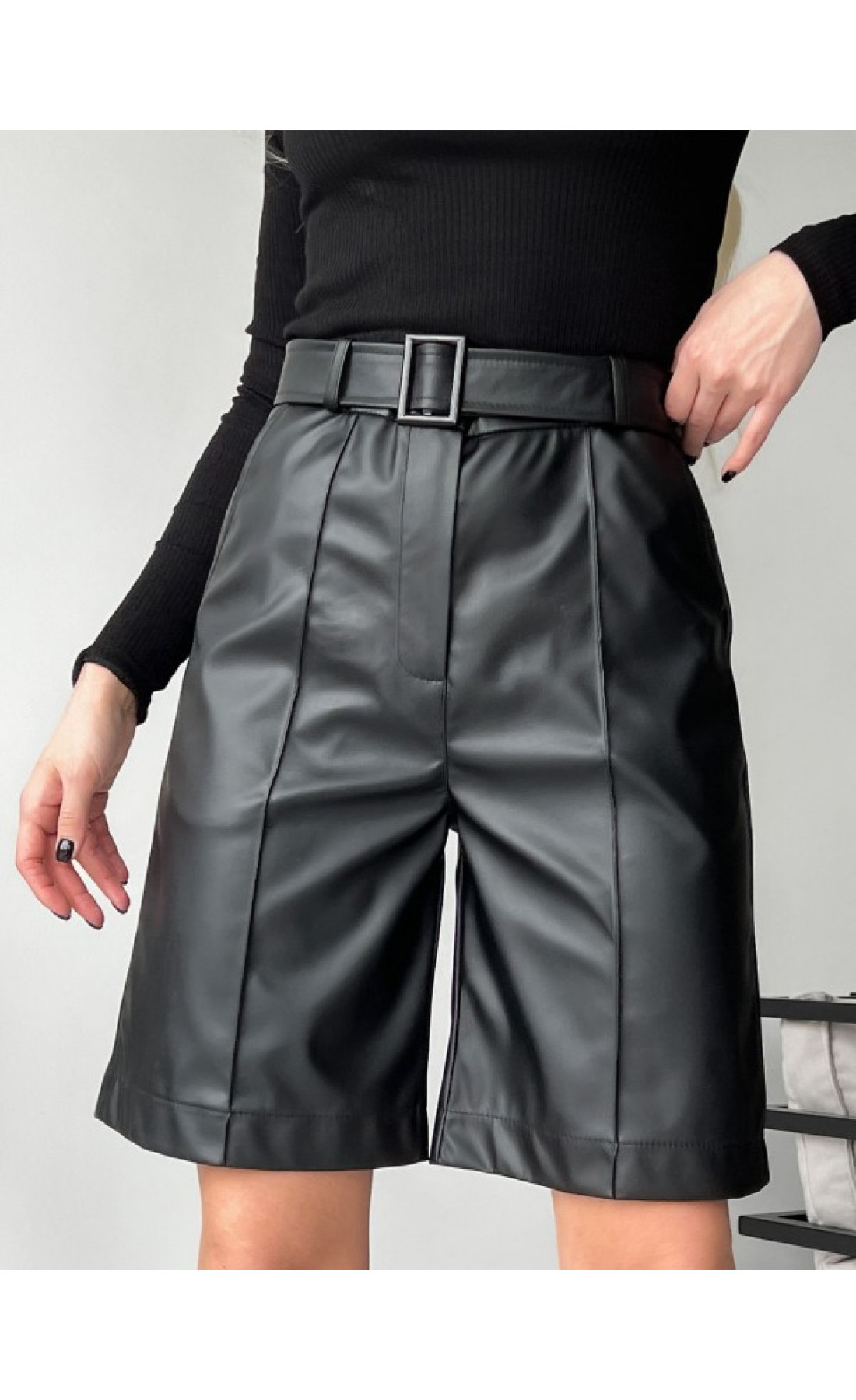 Жіночі шорти Issp