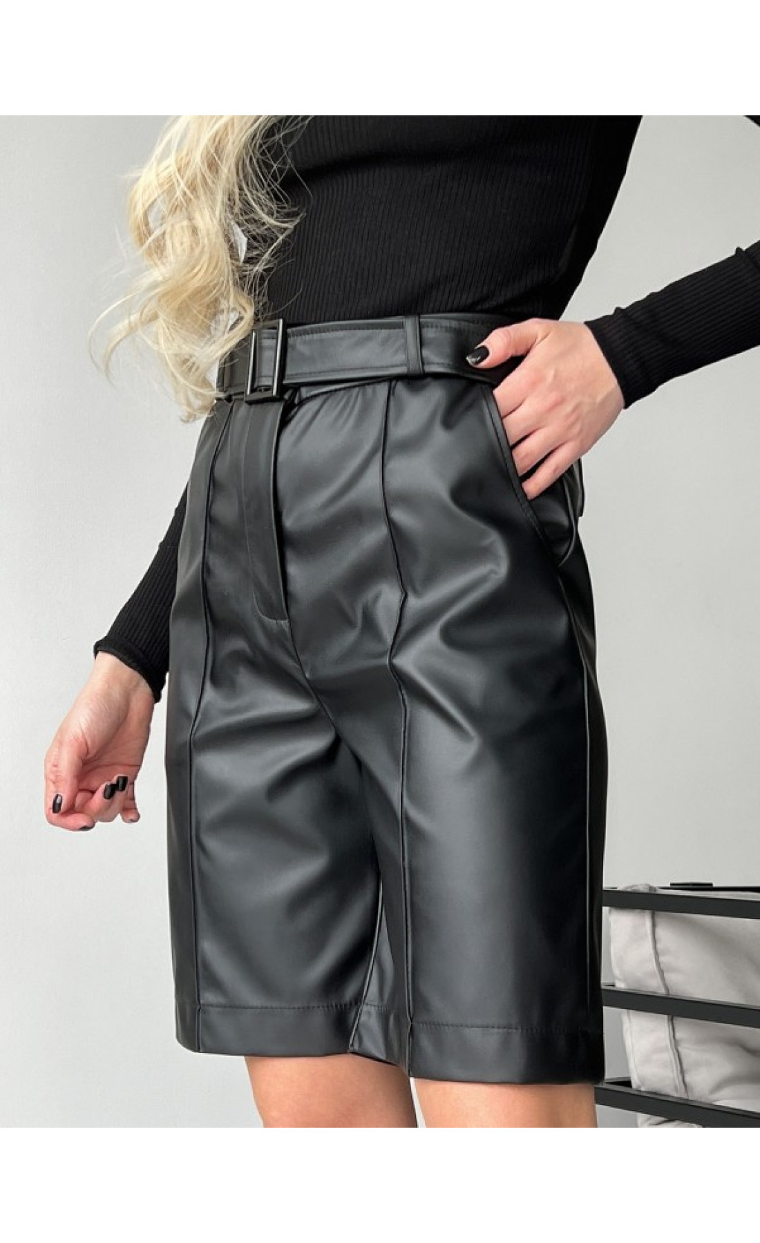 Жіночі шорти Issp