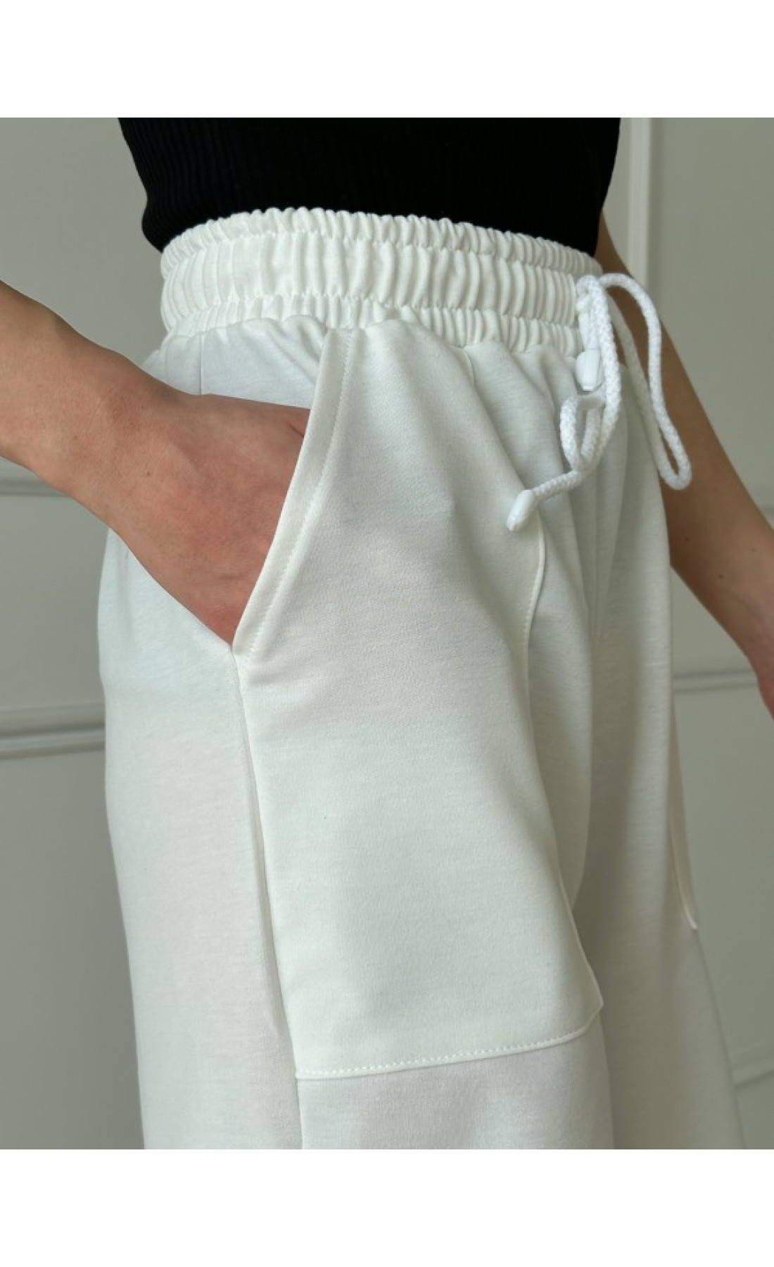 Жіночі шорти Issp