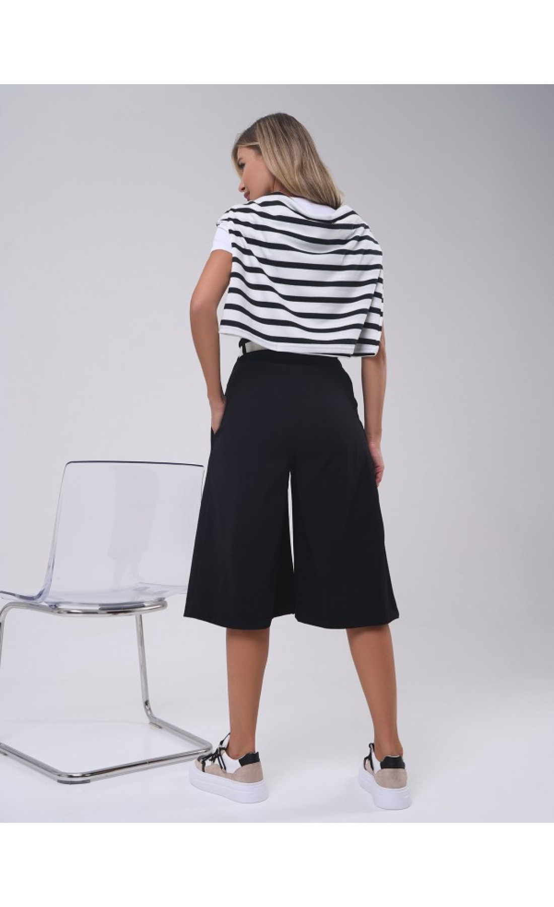 Жіночі шорти Issp