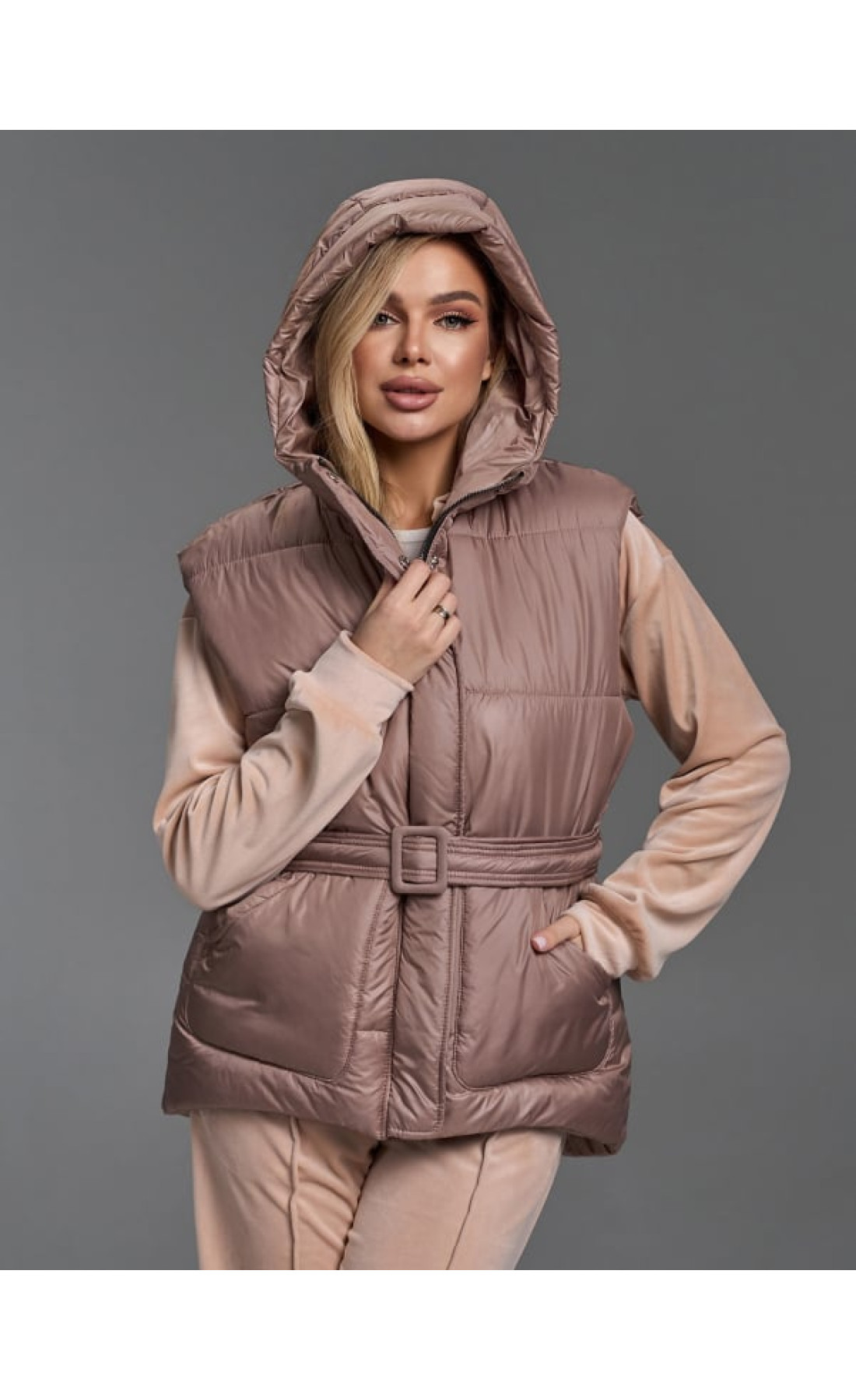 Жіноча жилетка Issp