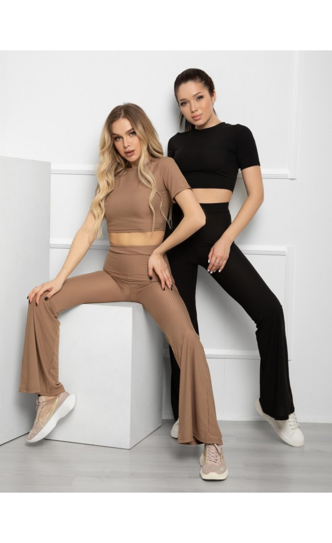 Жіночий костюм Issp