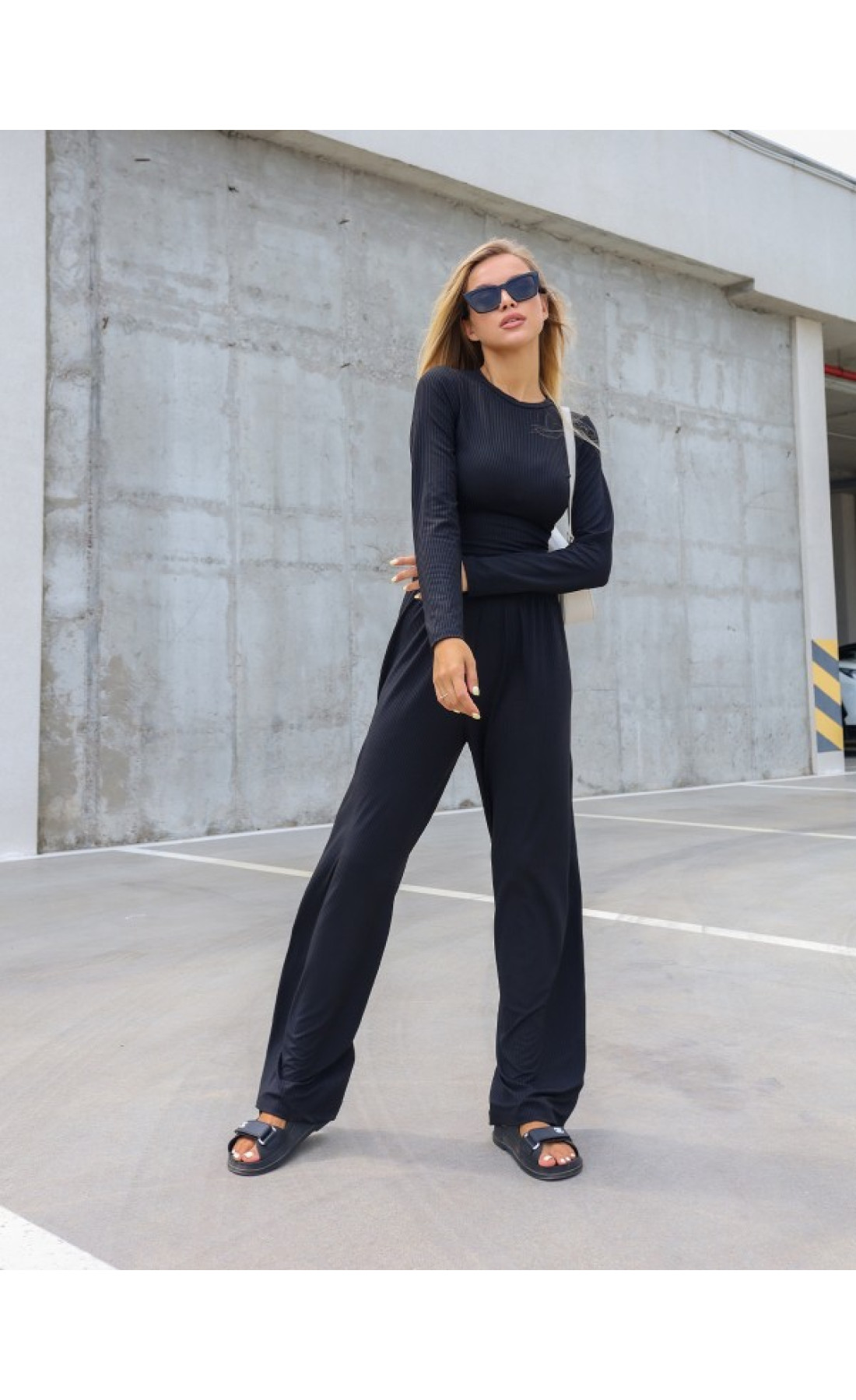 Жіночий костюм Issp