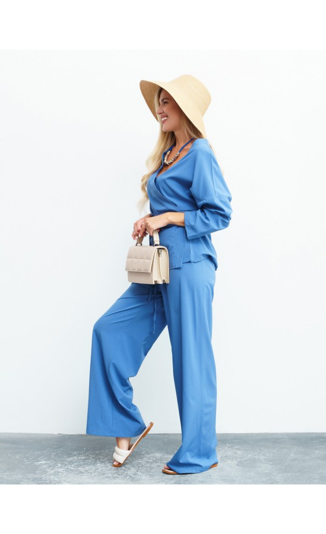 Жіночий костюм Issp